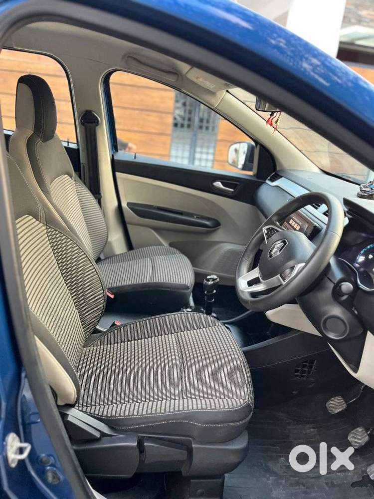 Renault Triber Rxz, 2023, Petrol