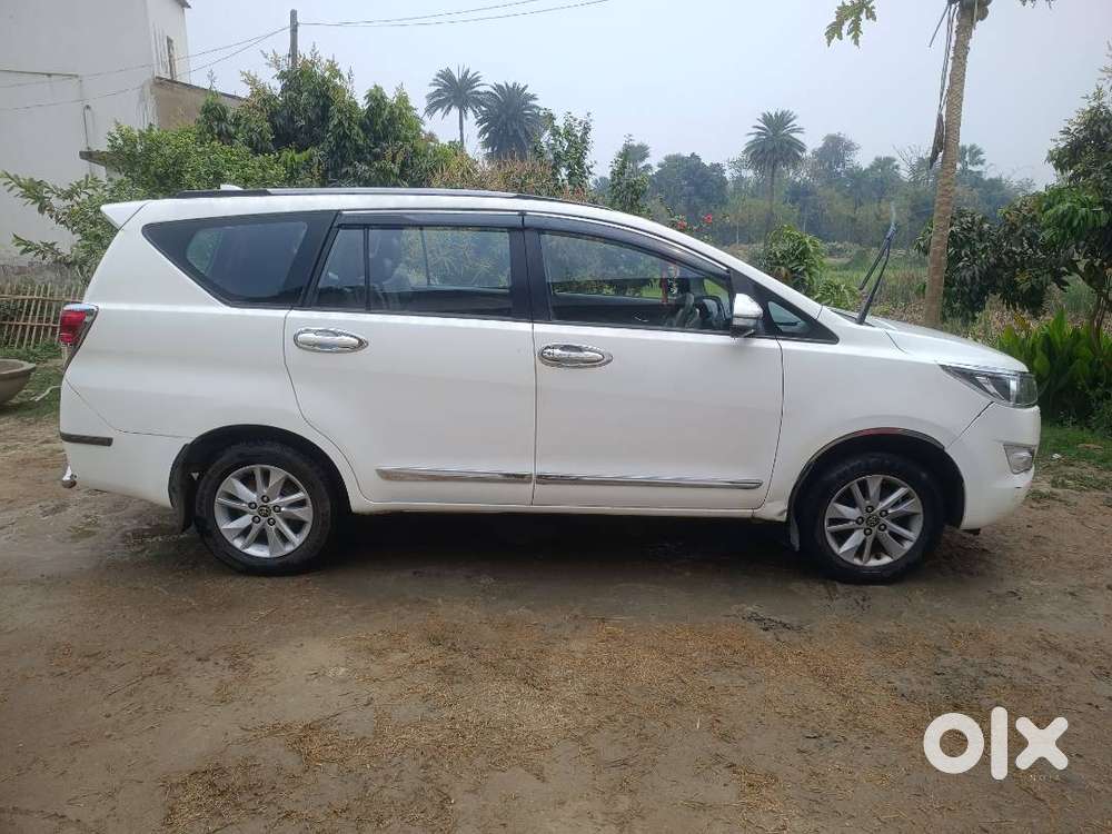 Toyota Innova Crysta 2017 Diesel 250000 Km Driven