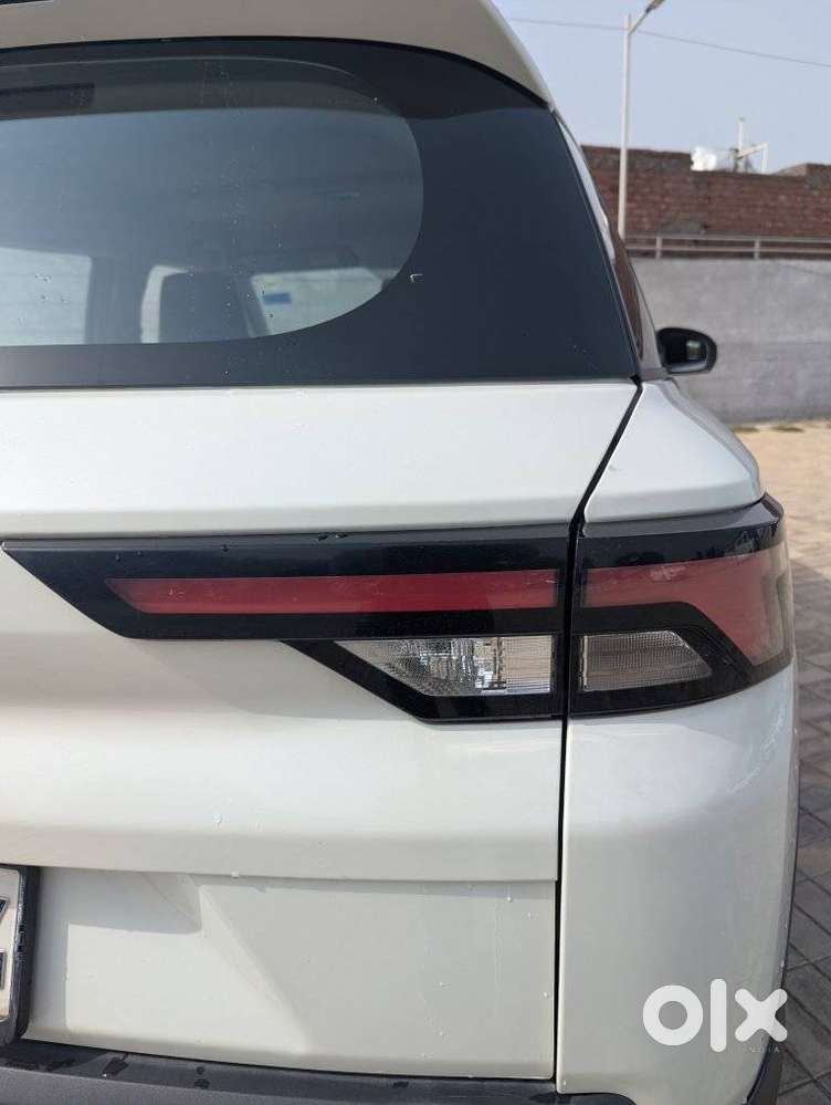 Maruti Suzuki Brezza 1.5 Lxi Cng, 2024