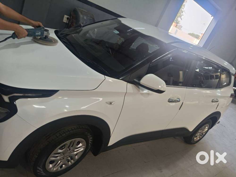 New Brand Condition White Colour Kia Carens