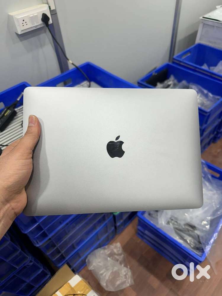 Used Apple MacBook Air A2337 M1 2020 8GB 256GB Webcam Adapter