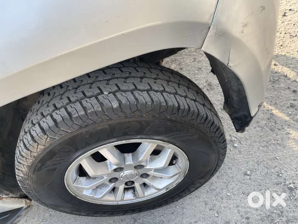 Mahindra Tuv 300 2015