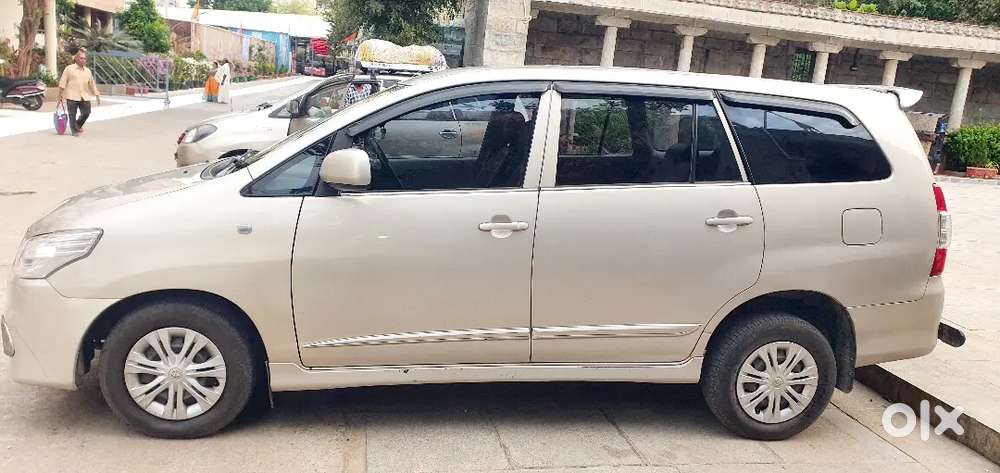 Innova 8 Seater