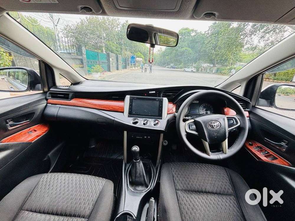 Toyota Innova Crysta 2.4 G Mt 7 Str, 2017, Diesel