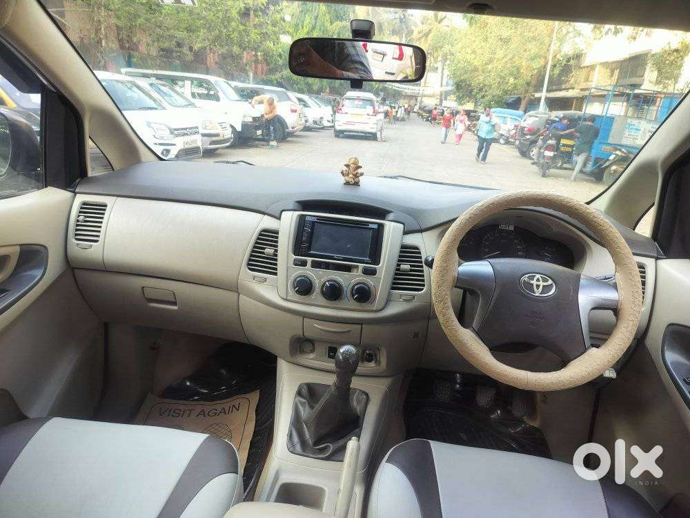 Toyota Innova 2.5 G (diesel) 8 Seater Bs Iv, 2015, Diesel