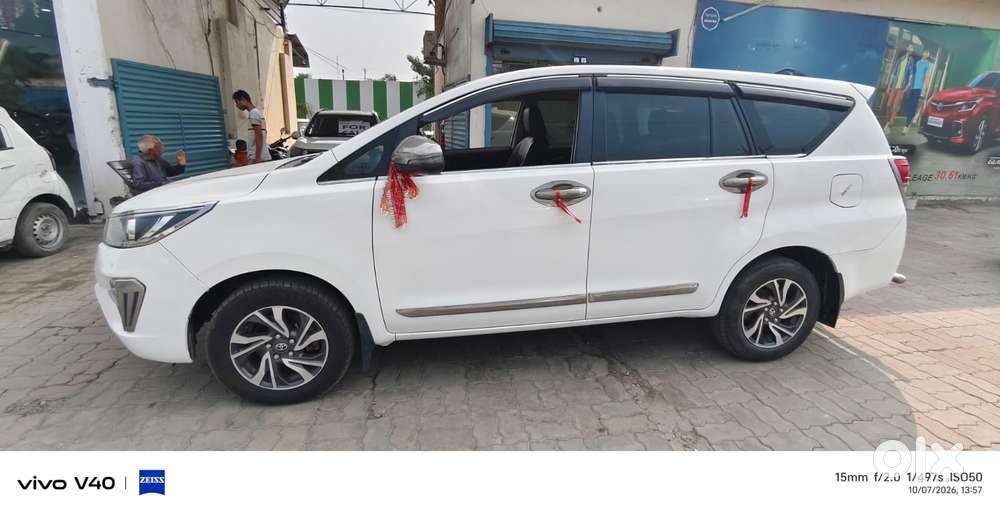 Toyota Innova Crysta 2.4 G Mt, 2022, Diesel