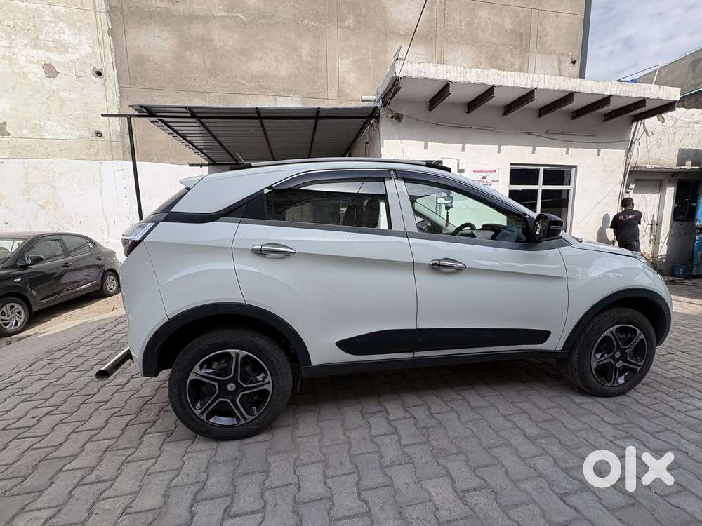 Tata Nexon 1.2 Revotron Xm (s), 2019, Petrol