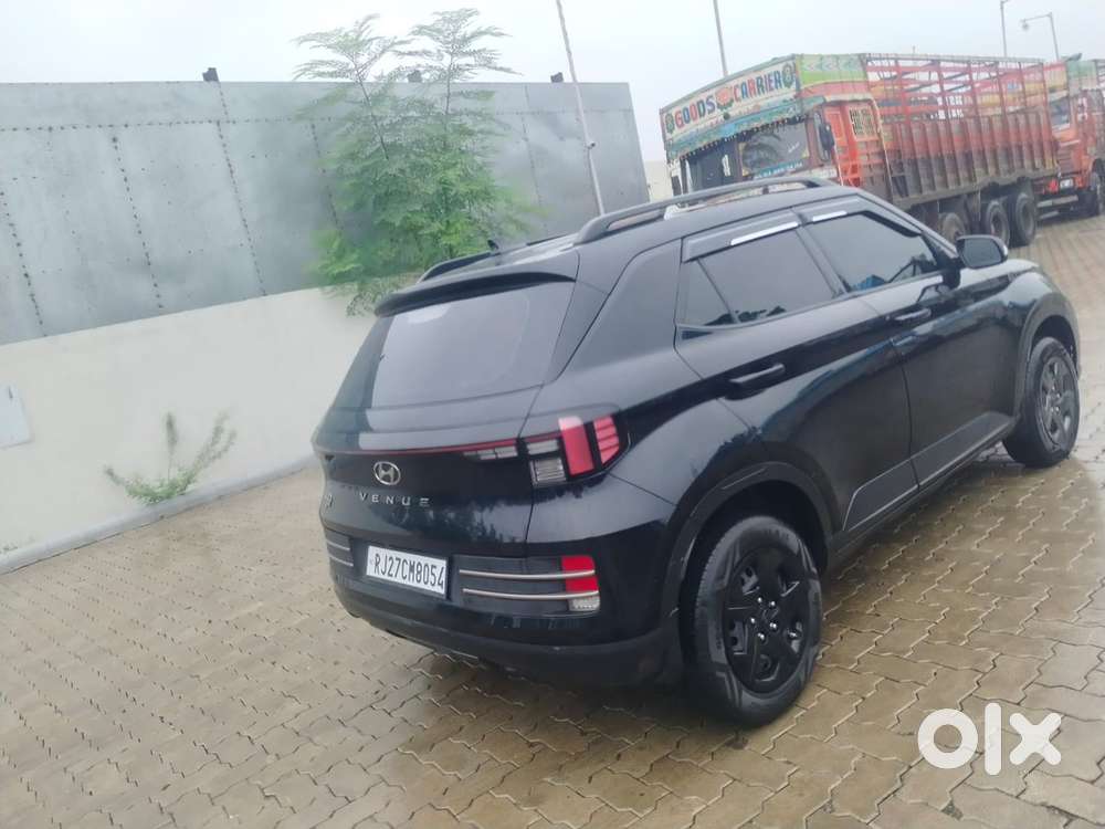 Hyundai Venue Sx 2023 Petrol.   22/12/2023 Model