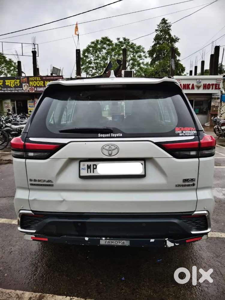 Toyota Innova Hycross 2023