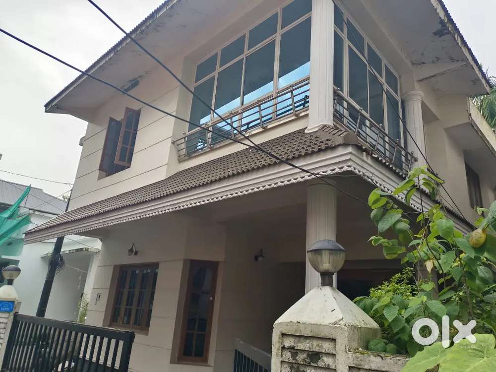 4BHK+ in Kakkanad