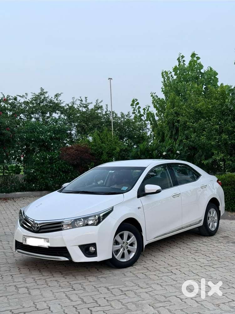 Just 22000 Km Driven 2014 Toyota Corolla Altis 2