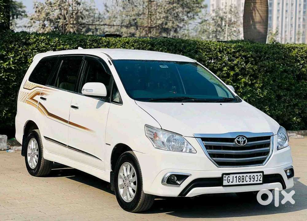 Toyota Innova 2.0 Vx (petrol) 8 Seater Bs Iv, 2014, Diesel