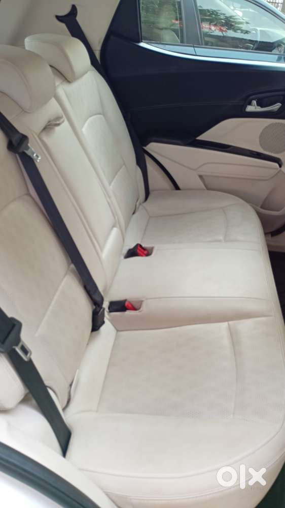 Mahindra Xuv 3xo Ax7 Diesel Mt, 2025, Diesel