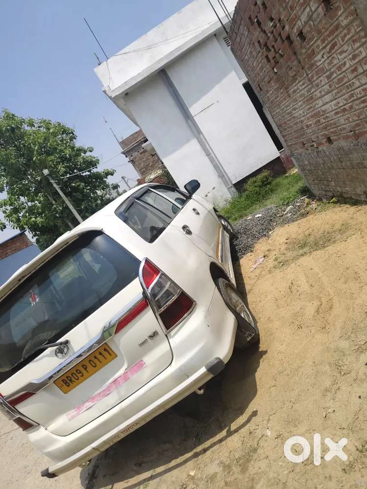 Toyota Innova 2014 Diesel 300000 Km Driven
