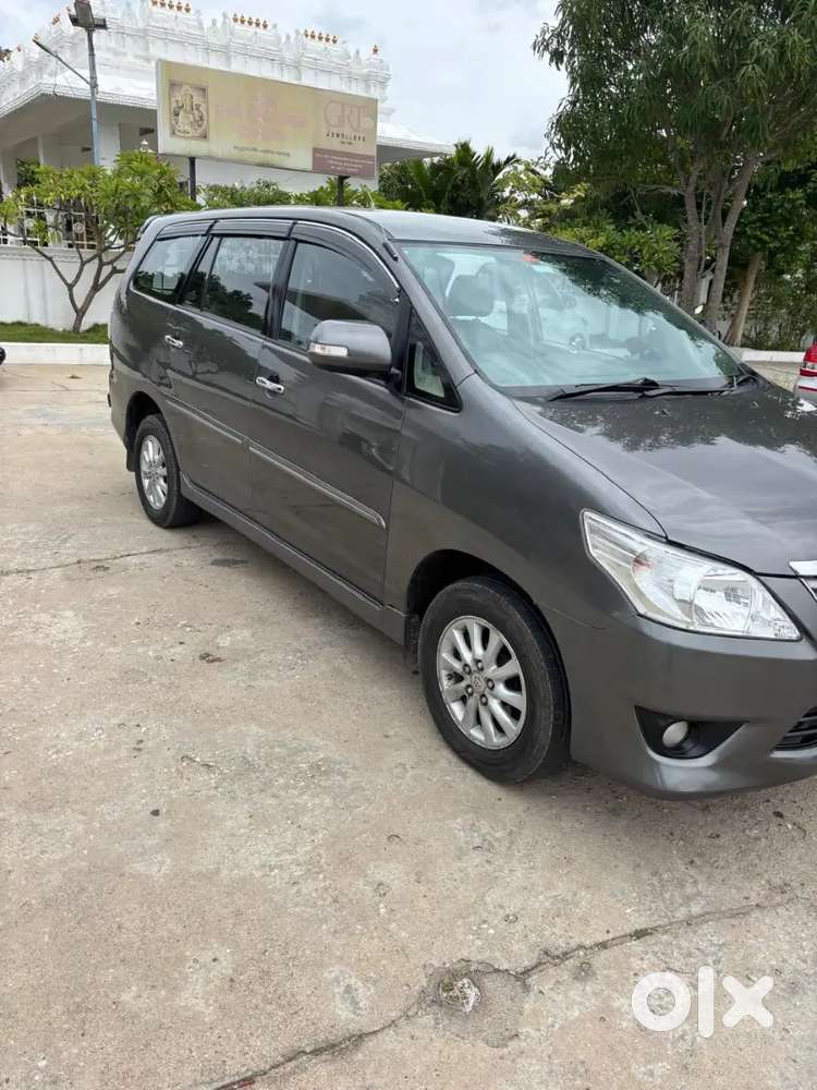 Toyota Innova 2013