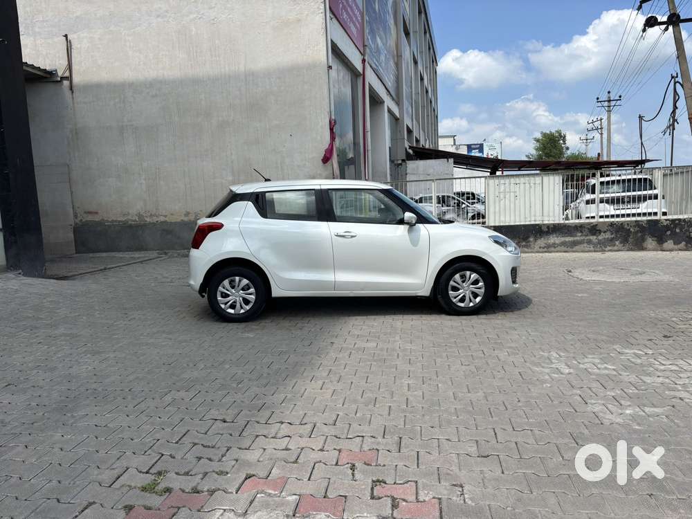 Maruti Suzuki Swift Vxi Optional, 2023, Petrol