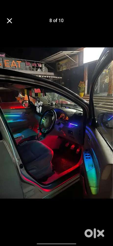 Selling Maruti Suzuki Ertiga Vxi (2015)
(silky Silver)