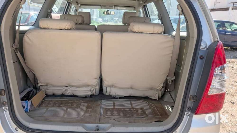 Innova 2.5 E (oct-2014)