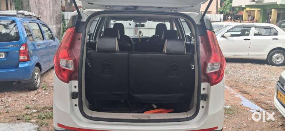 Mahindra Marazzo M2, 2023, Diesel