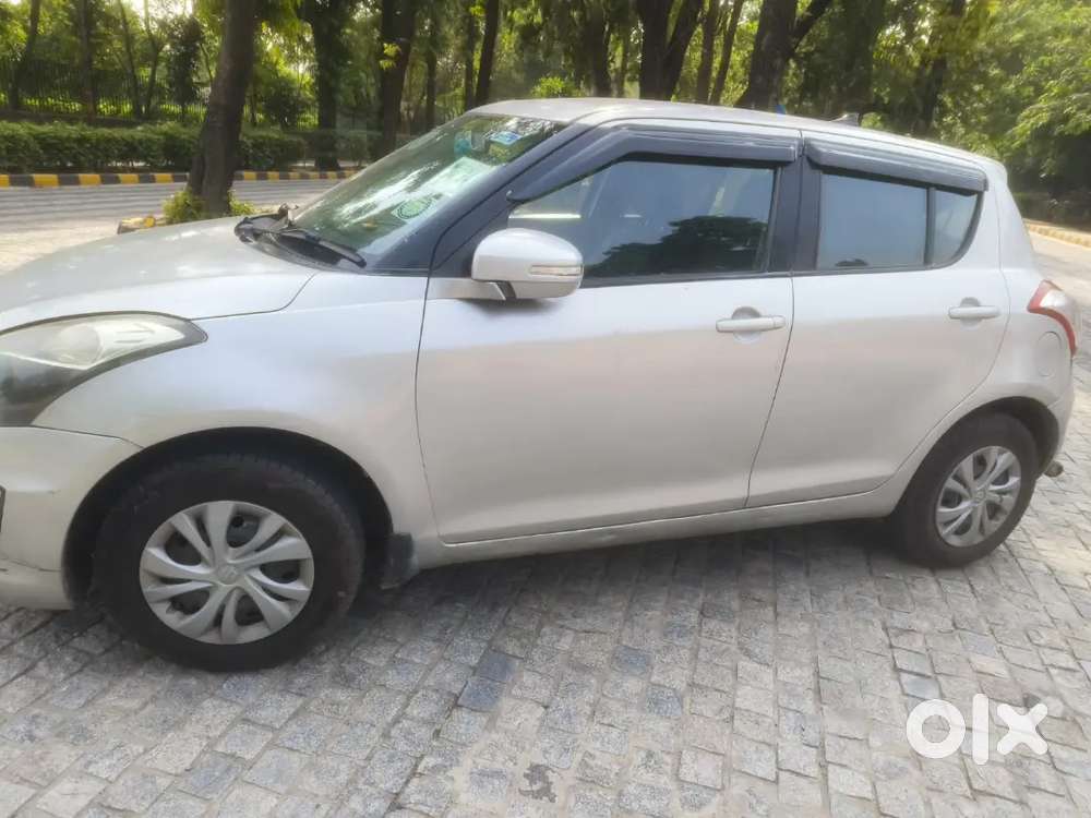 Maruti Suzuki Swift Dlx 2012