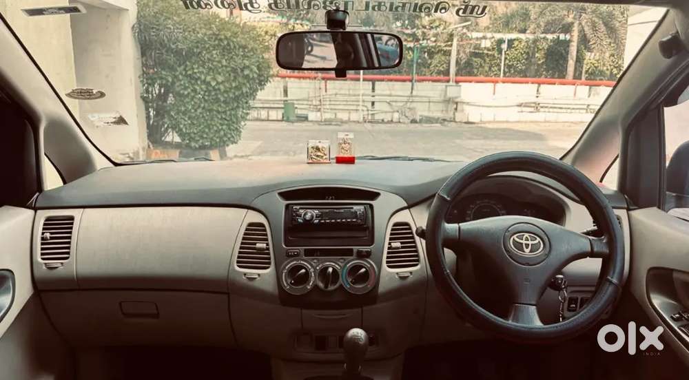 Toyota Innova 2011 Diesel 95000 Km Driven