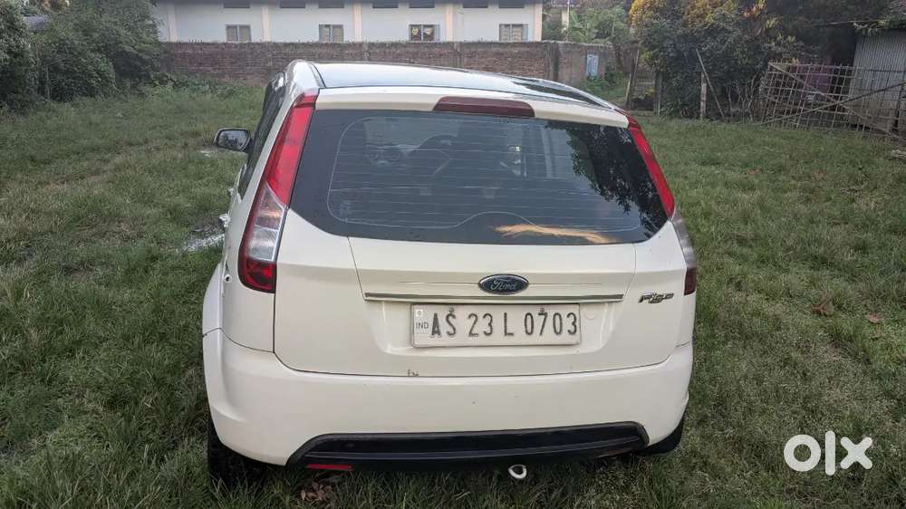 Ford Figo 2013 Petrol 75000 Km Driven