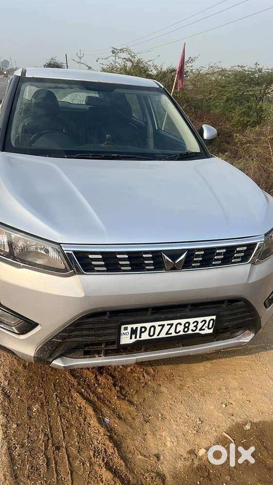 Mahindra Xuv300 2023 Diesel Well Maintained