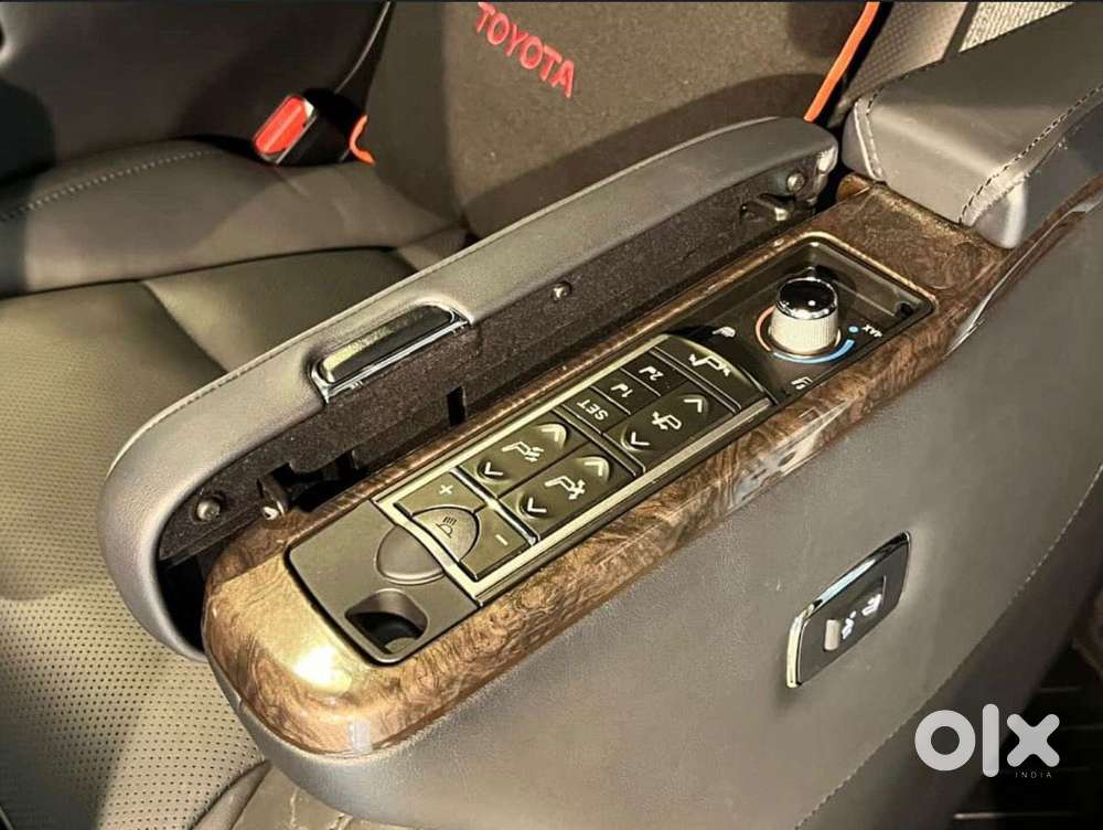 Toyota Vellfire 2.5 Hybrid, 2022, Electric