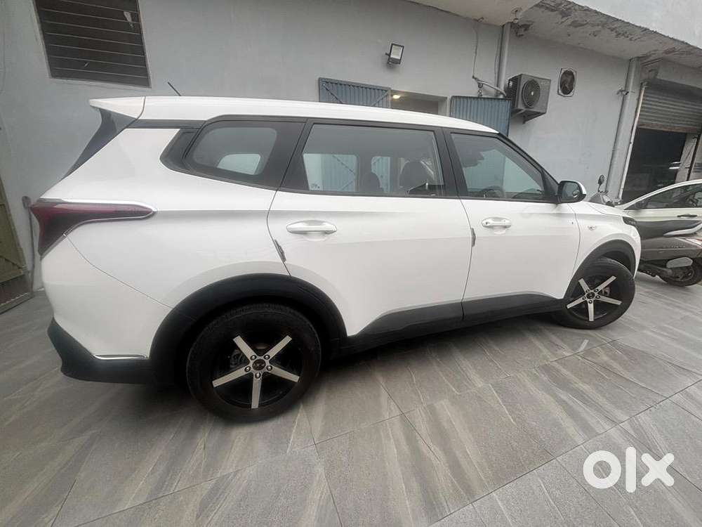 Kia Carens 2023 Diesel Imt 10300 Km Driven