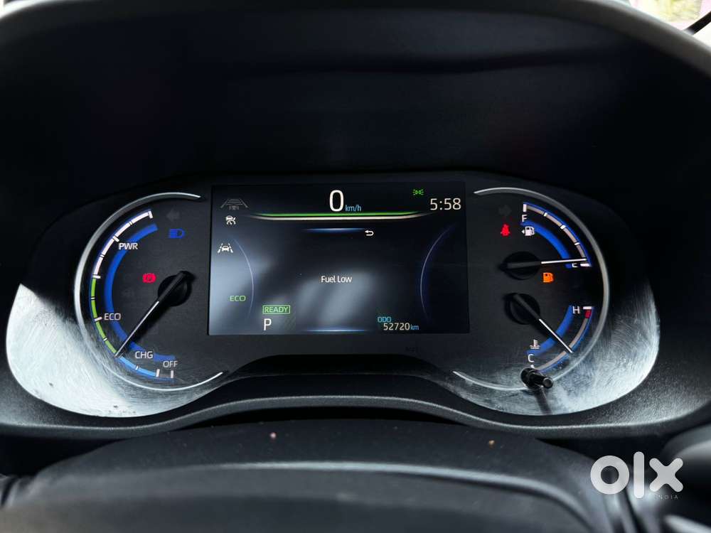 Toyota Innova Hycross 2.0 Zx Hybrid 7 Str, 2024, Petrol