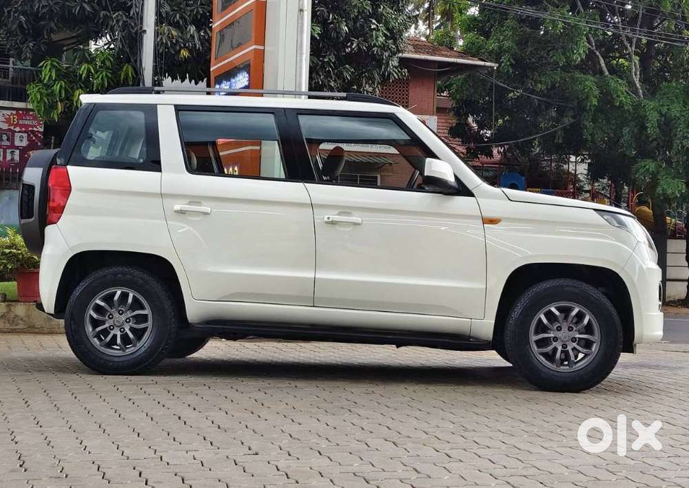 Mahindra Tuv 300 T10 Amt (automatic), 2017, Diesel