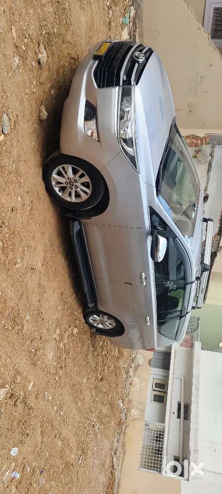 Toyota Innova Crysta 2018 Diesel Manual Continue Loan 900000