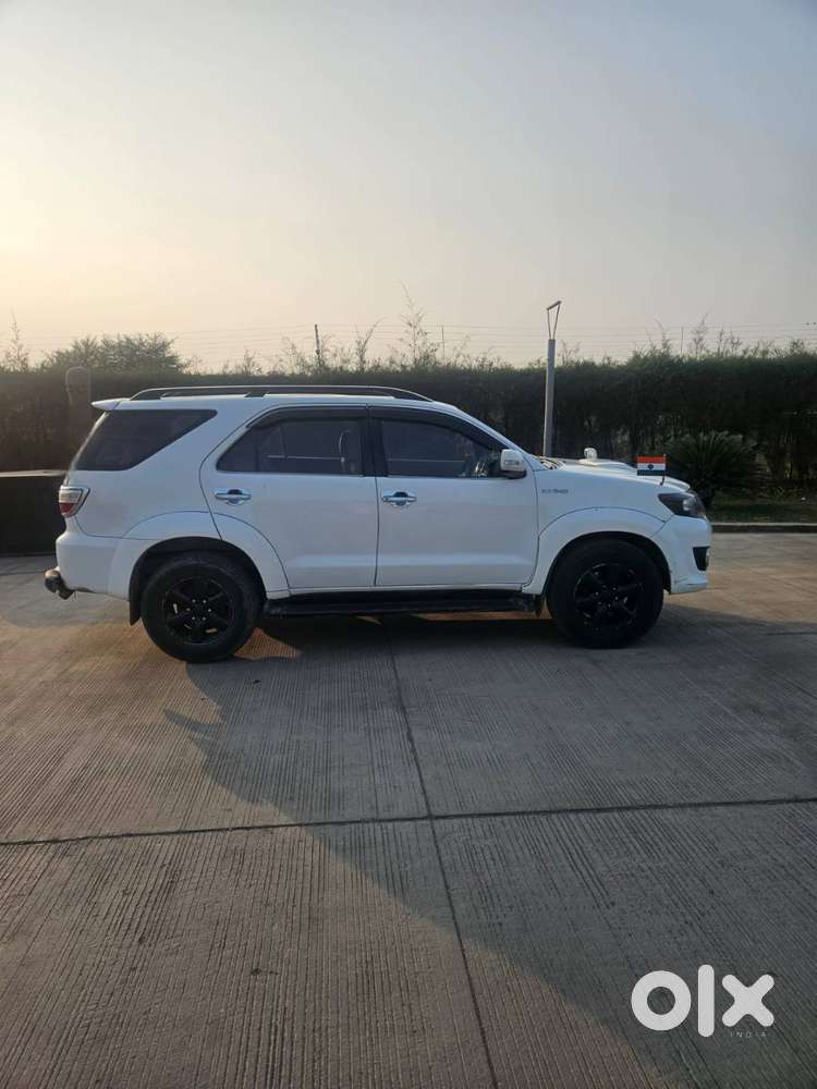 Toyota Fortuner (2010)