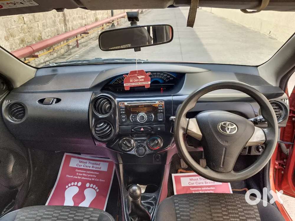 **toyota Etios Liva Cross 2015 – Sporty Orange – Excellent Condition**