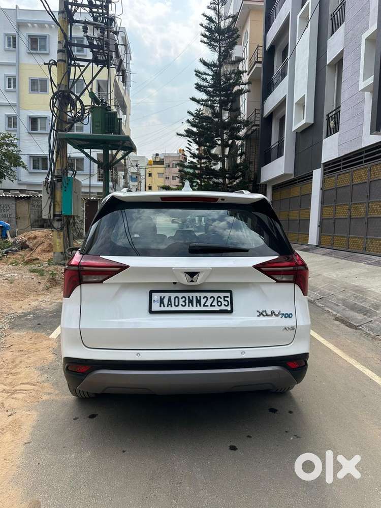 Mahindra Xuv700 2.0 Ax 5 Petrol Mt 7 Str, 2022, Petrol