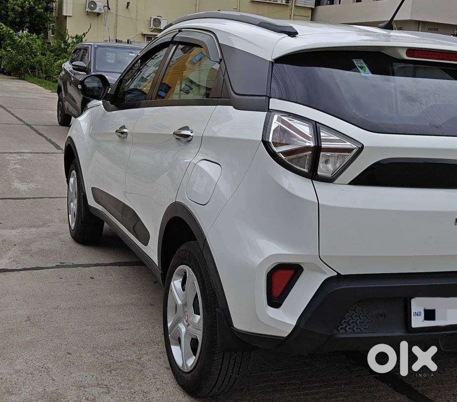 Tata Nexon 1.5 Revotorq Xma Amt (s), 2022, Petrol