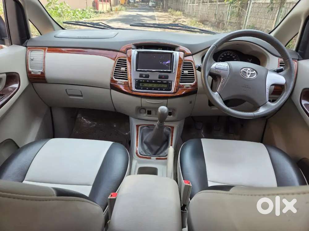 Toyota Innova 2014 Diesel Well Maintained