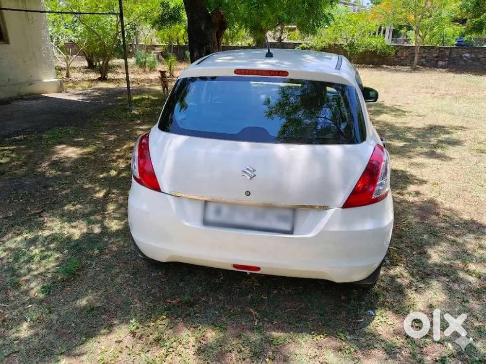 Maruti Suzuki Swift 2017 Diesel 72000 Km Driven