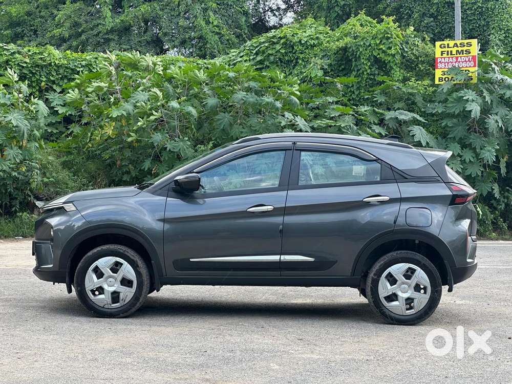 Tata Nexon Pure (s) 1.2 Petrol 6amt, 2024, Petrol