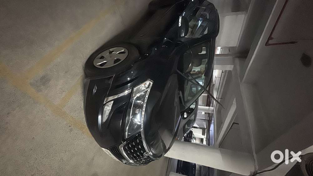 First Hand Owner's Black Mahindra Xuv 500 Diesel