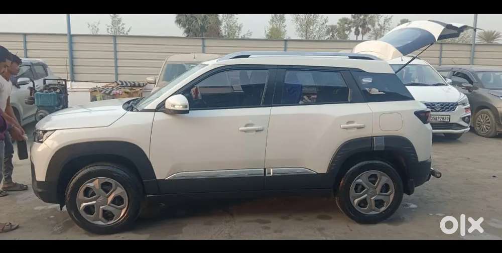 Maruti Suzuki Brezza 2024 Petrol 18000 Km Driven