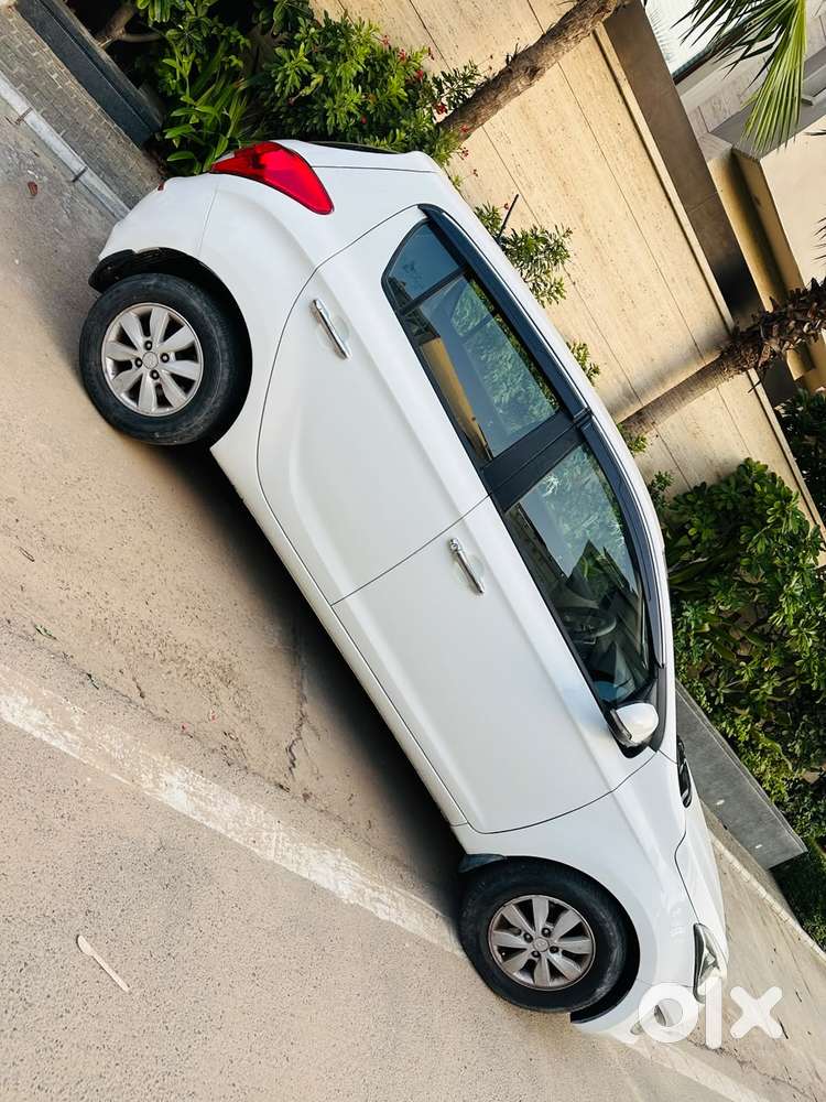 Hyundai I20 Sportz 1.4 Crdi 6 Speed Bs-iv, 2013, Diesel