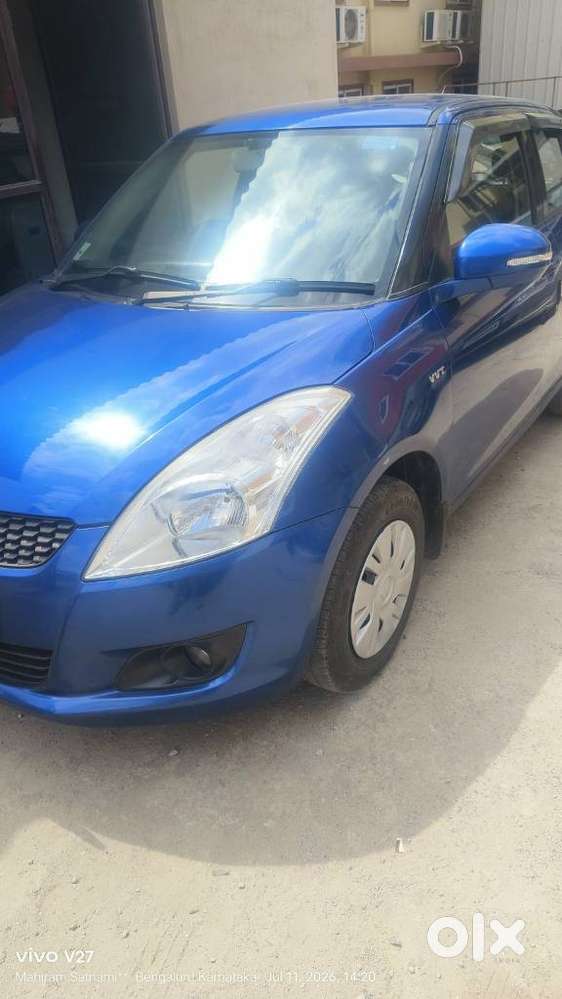 Maruti Suzuki Swift Vxi 1.2 Abs Bs-iv, 2012, Petrol