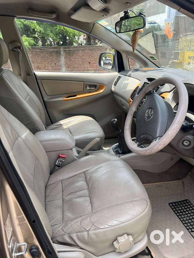 Toyota Innova 2011 Km Driven