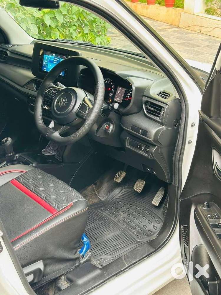 Maruti Suzuki Swift Vxi + Manual, 2025, Petrol