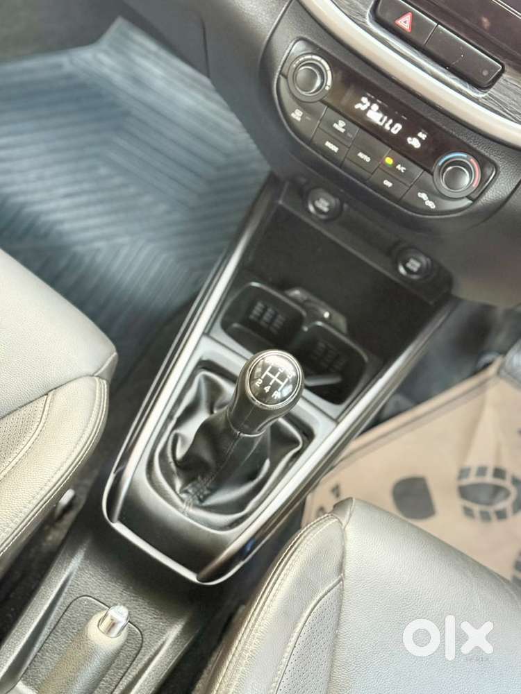 Maruti Suzuki Xl6 1.5 Alpha Mt, 2022, Petrol