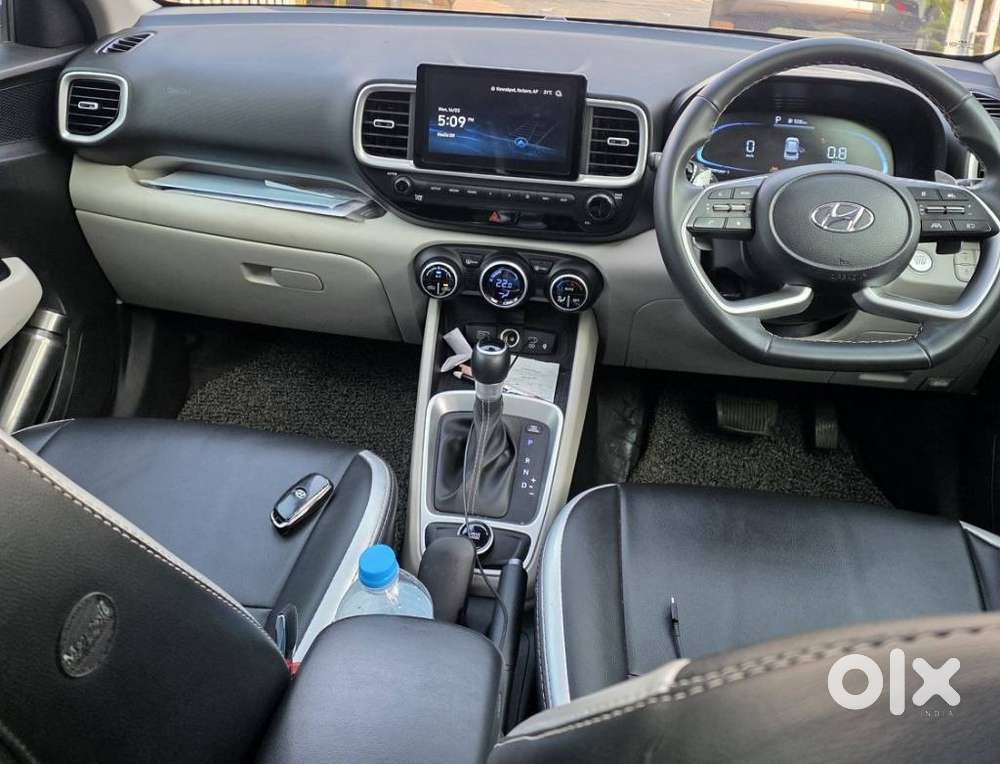 Hyundai Venue 1.0 Sx (o) Turbo Dct Dual Tone, 2024, Petrol