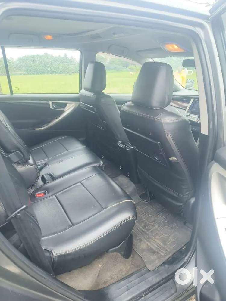 Toyota Innova Crysta Manual 2.4 V 8 Str 2017 Sale