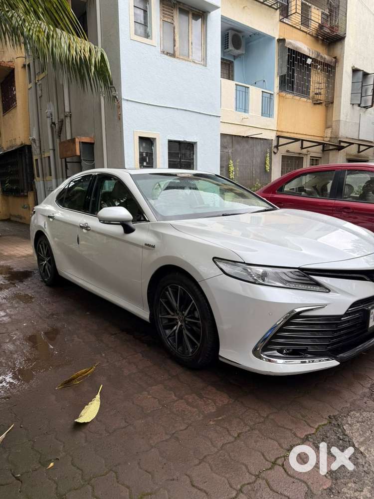 Toyota Camry Hybrid 2023