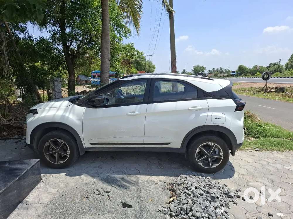 Tata Nexon 2025 Cng & Hybrids 49800 Km Driven